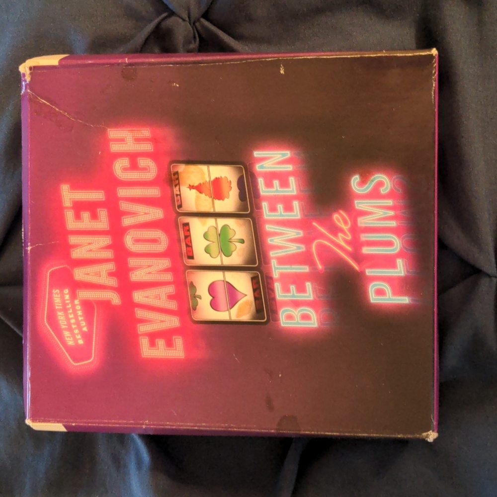 Janet Evanovich Between the Plums audiobooks on CD. 3 stories